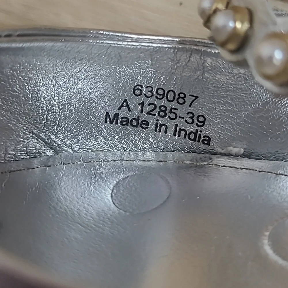Boden Elegant Silver Women's Shoes with Pearl Detail Size 39/8 - Picture 8 of 9